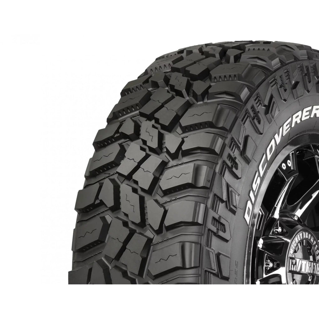 Cooper Disenclosureer  Pro All-Season /70R17 121Q Tire