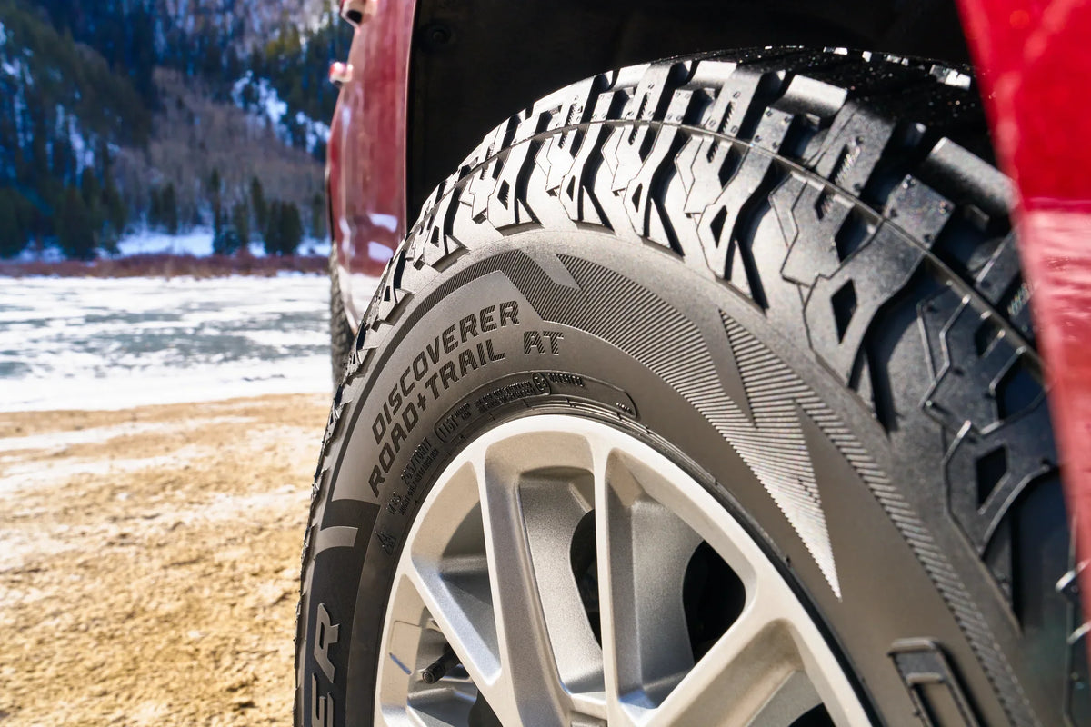 Cooper Disenclosureer Road+Trail  235/70R16 106T All-Terrain Tire